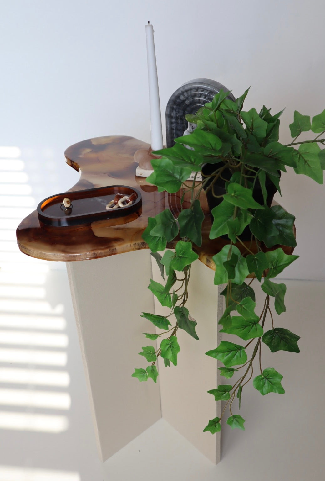 “cali” side table